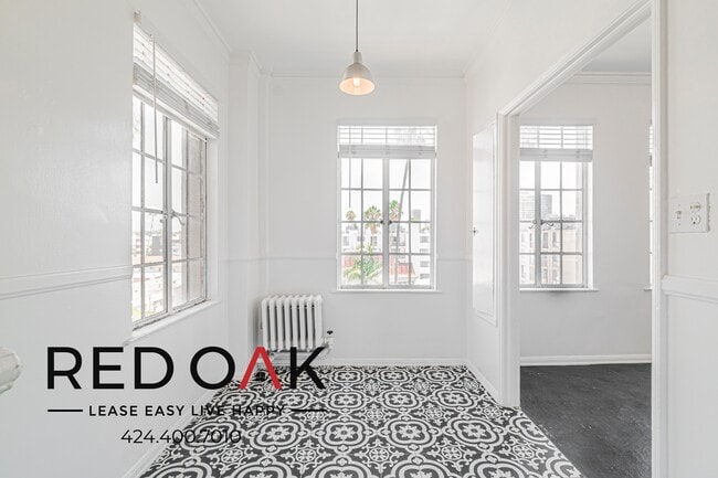 Building Photo - 535 S Gramercy Pl