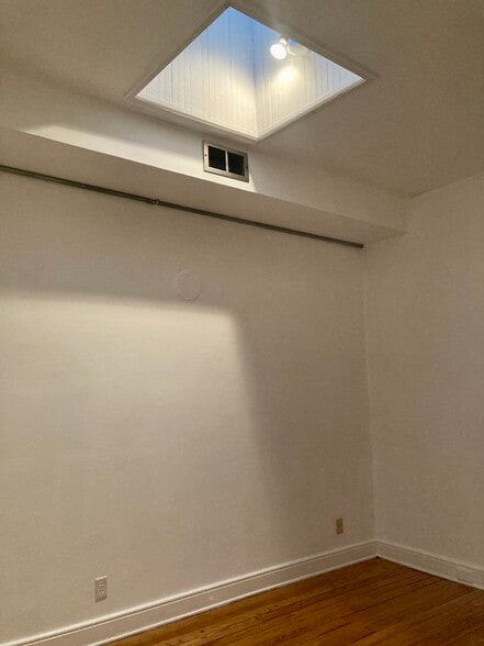 Building Photo - 1717 E Main St