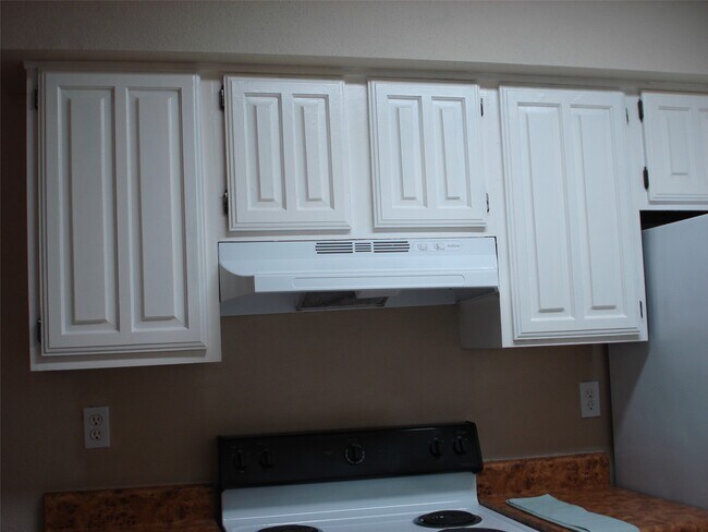 Building Photo - 12955 Woodforest Blvd