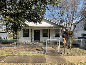 Building Photo - 227 W Suffolk Ave