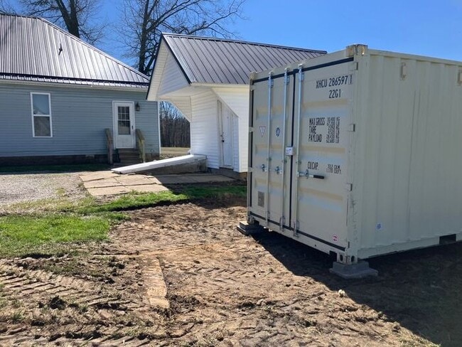 Building Photo - 2 Bedroom Home in the Country