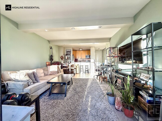 Building Photo - 255 E 49th St