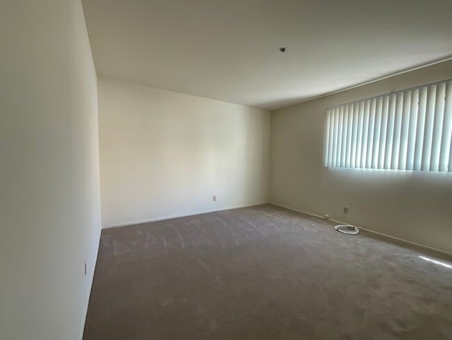 Building Photo - 8641 Moody St