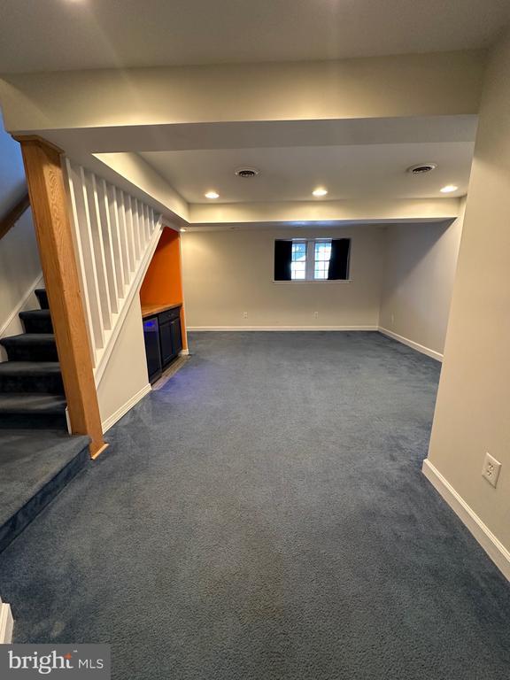 Building Photo - 650 Corsica Ave