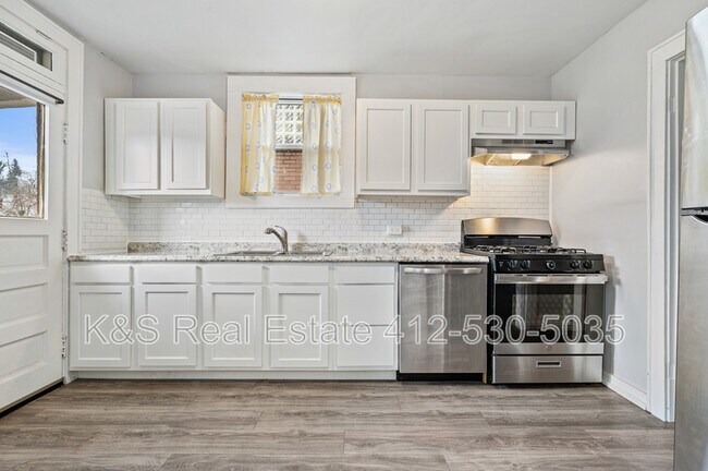 Building Photo - 139 Sumner Ave