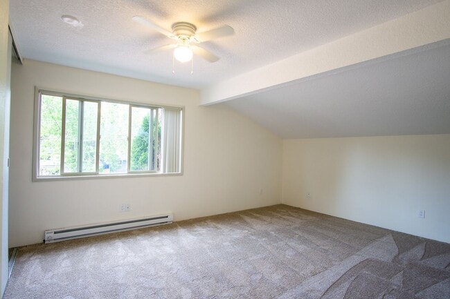 Building Photo - 9120 SW Becker Dr