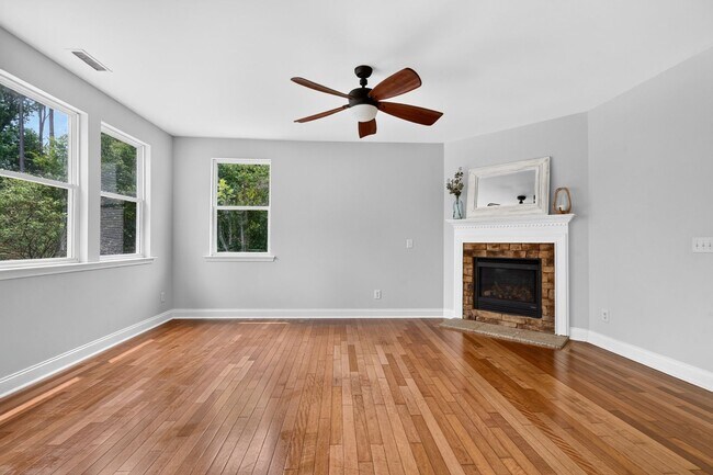 Building Photo - 4007 Jockey Club Circle