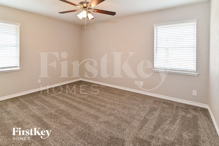 Building Photo - 4303 Trail Lake Dr