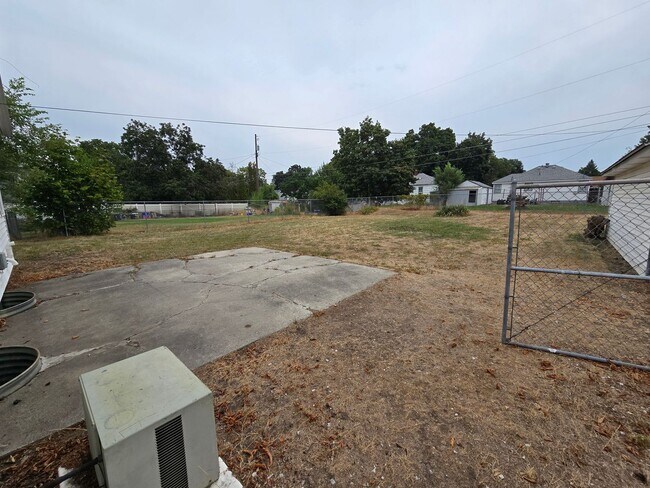 Building Photo - Spokane Valley Home Available Now!