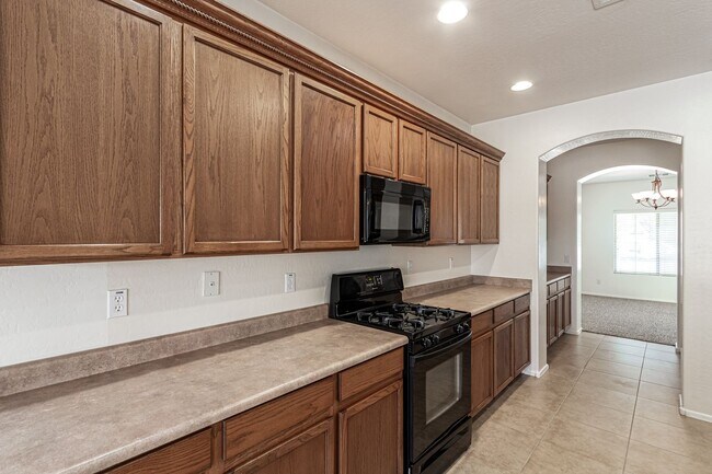Building Photo - Chandler 4 Bedroom - 2.5 Bathroom with Pri...