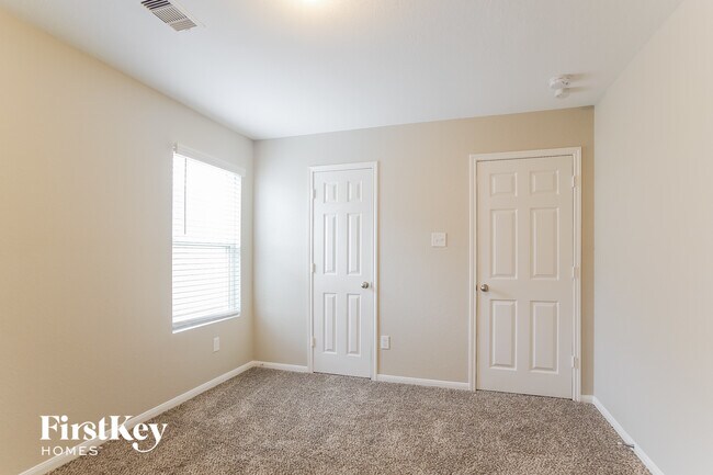 Building Photo - 5310 Espuela Ln