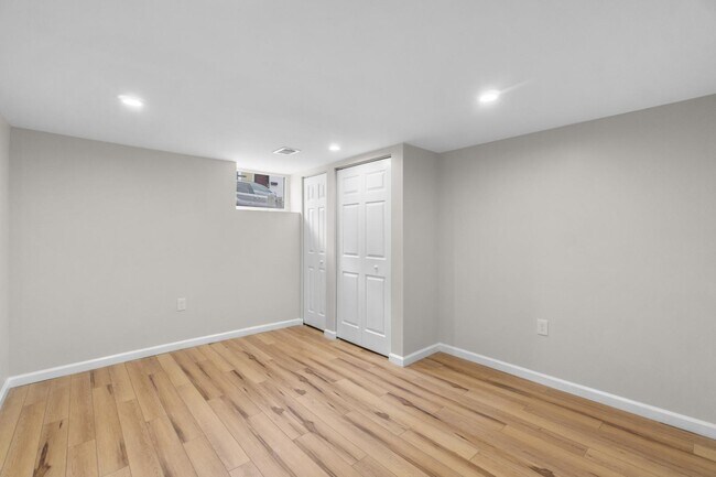 Building Photo - 3404 Noble St