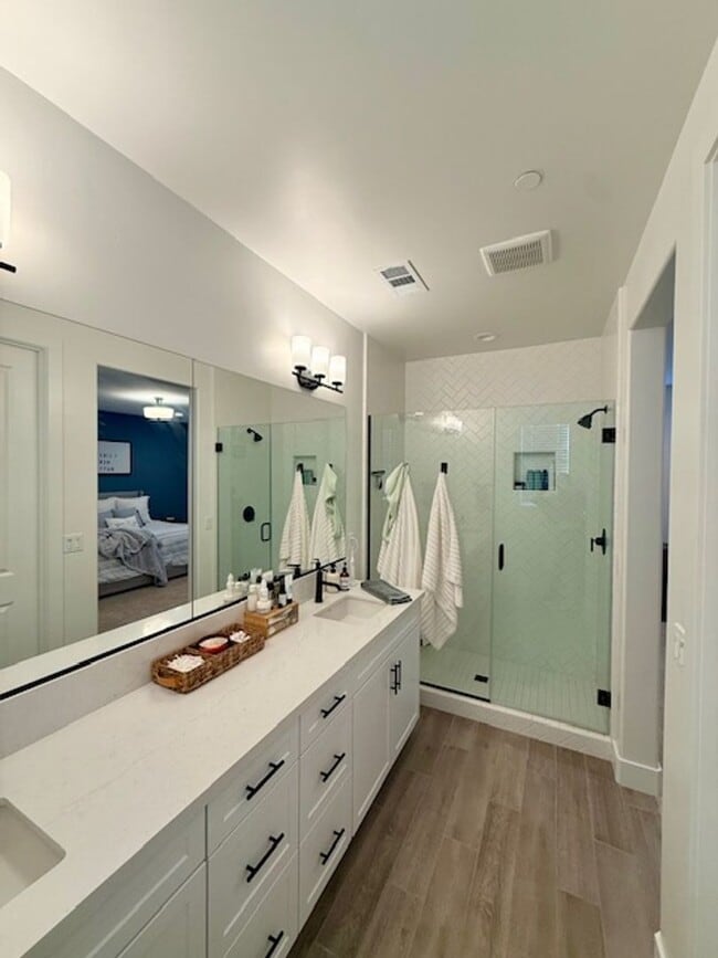 Building Photo - Stunning 3bed 2.5 Bath single family home in Avila Ranch Community