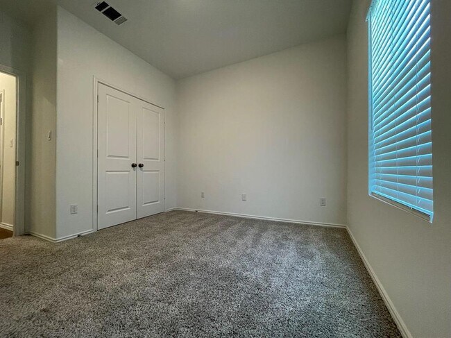 Building Photo - 1625 Woolsey Wy