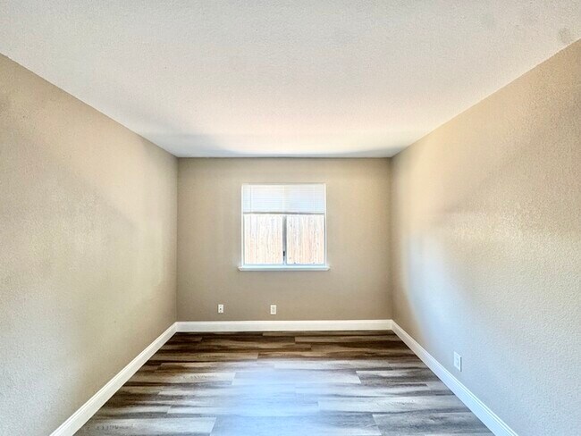 Building Photo - Three Bedroom, Two Bath Home in Citrus Hei...