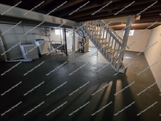 Building Photo - 3 Bedroom Cape Cod