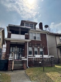 Building Photo - 2285 Cortland St