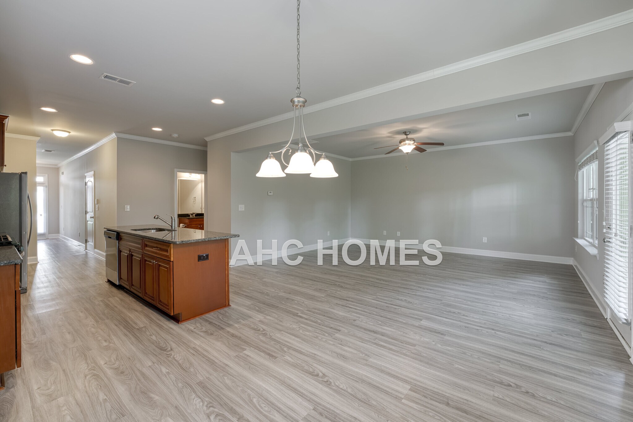 Building Photo - 2297 Shady Dr
