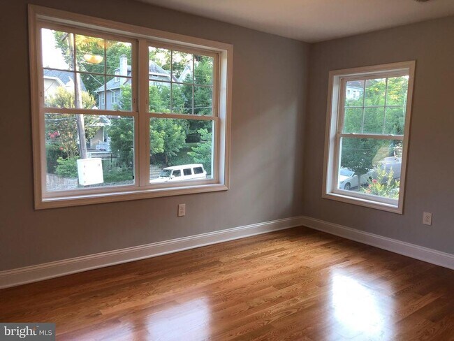 Building Photo - 3605 Quesada St NW