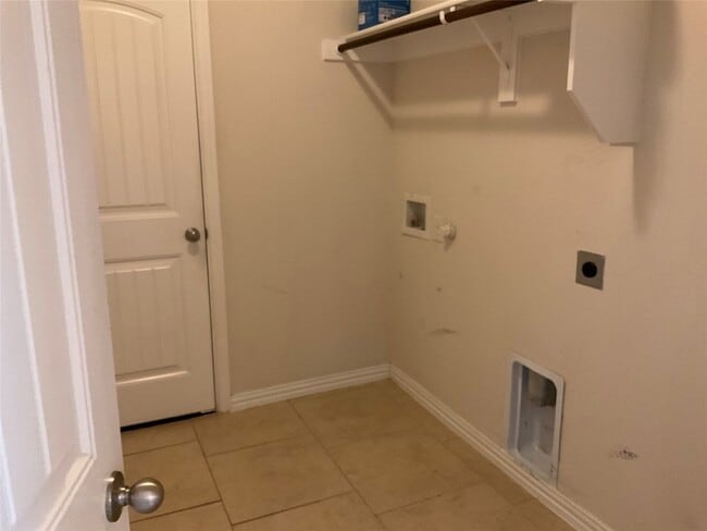 Building Photo - 3040 Seabrook Dr