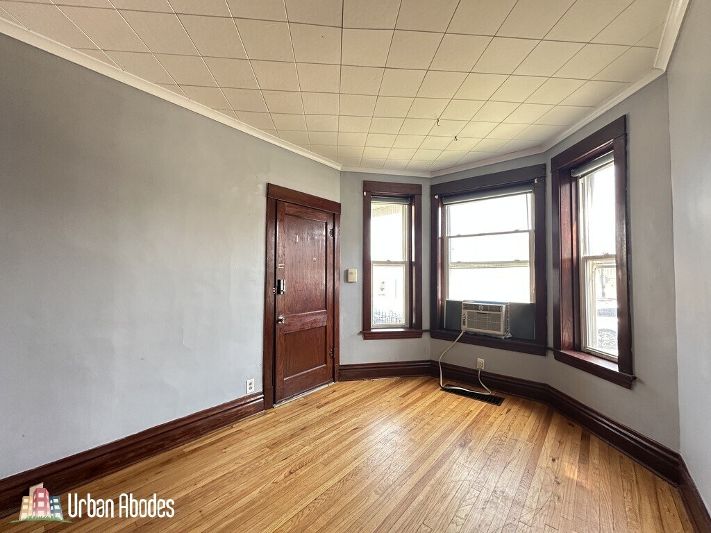 Building Photo - 3530 N Elston Ave