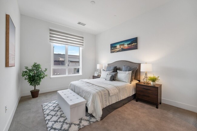 Building Photo - Gorgeous penthouse condo in East Industrial neighborhood – Fremont!