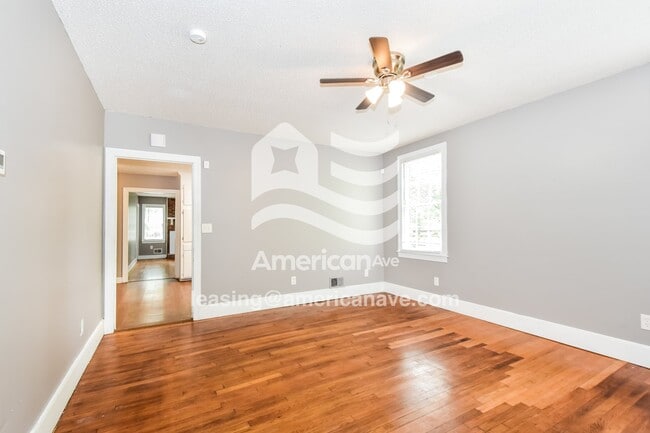 Building Photo - 2894 Elm St