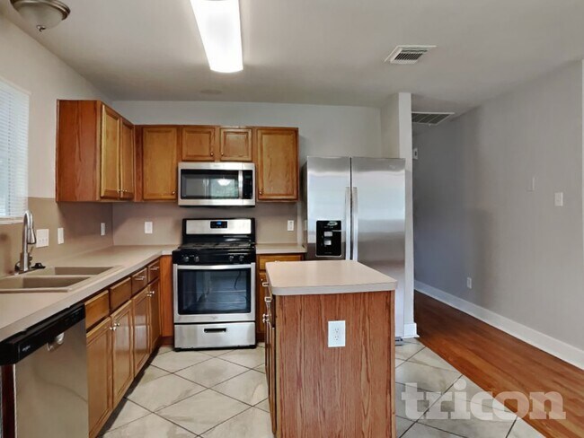 Building Photo - 6346 Hall Pond Ct