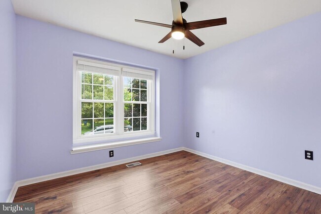 Building Photo - 7690 Green Garland Dr