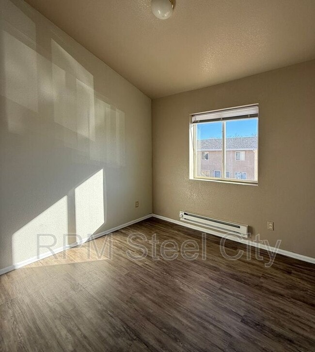 Building Photo - 1717 Oakshire Ln