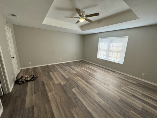 Building Photo - 565 Myrtle Springs