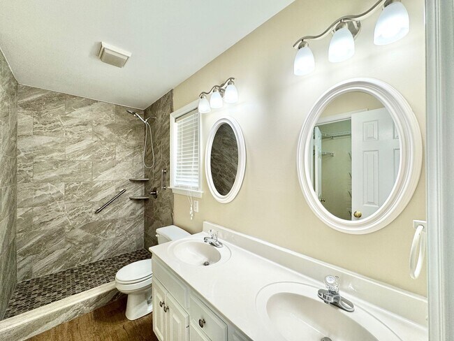 Building Photo - Adorable 3 Bedroom Home in High Point!