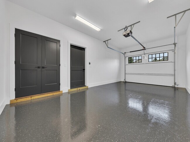 Building Photo - 252 River Valley Cir