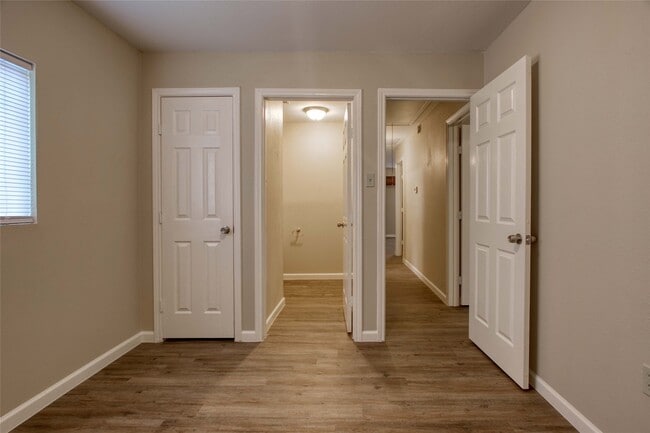 Building Photo - 10055 Hardison Ln