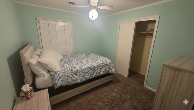 Building Photo - 817 Dumont Dr