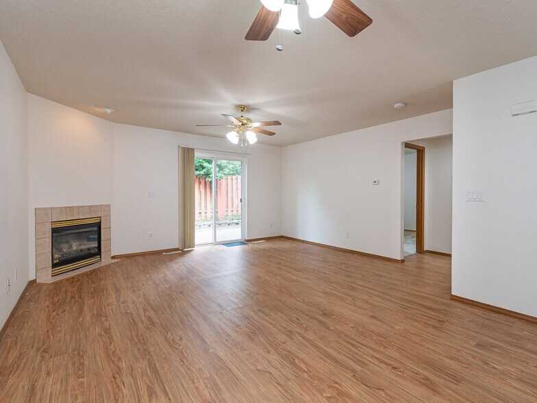 Building Photo - 3468 SE Harvey St