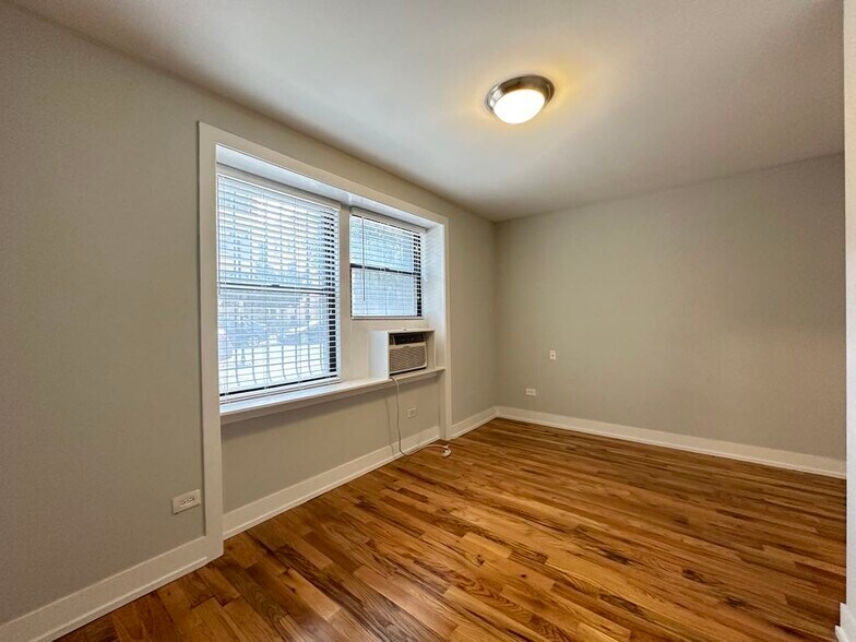 Building Photo - 562 W Arlington Pl