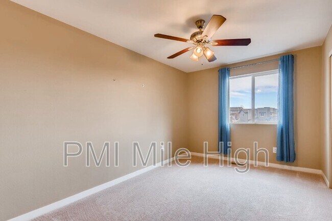 Building Photo - 10057 Quintero St