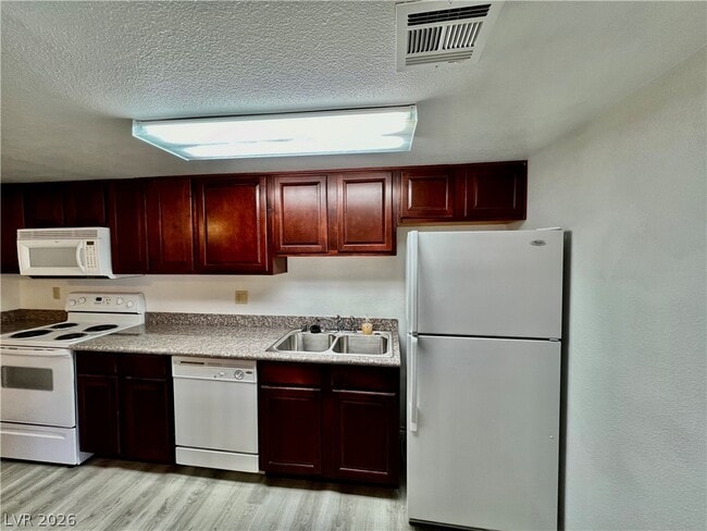 Building Photo - 4380 Sandy River Dr