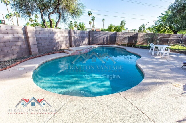 Building Photo - 1891 E Brentrup Dr