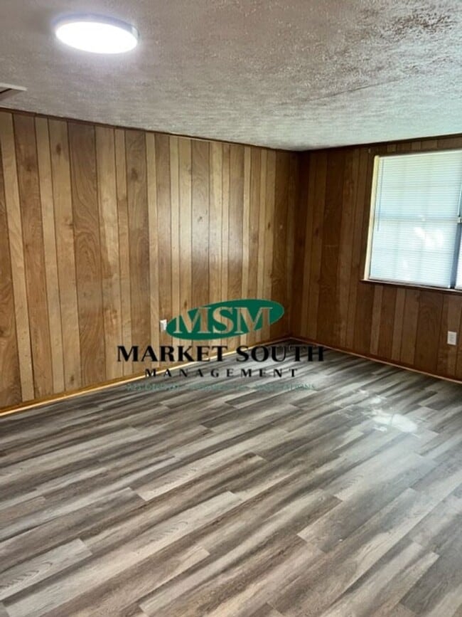 Building Photo - **APPLICATION PENDING!!! SAVANNAH - SKIDAW...