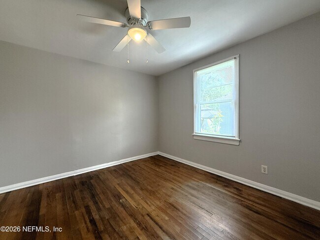 Building Photo - 843 Mackinaw St