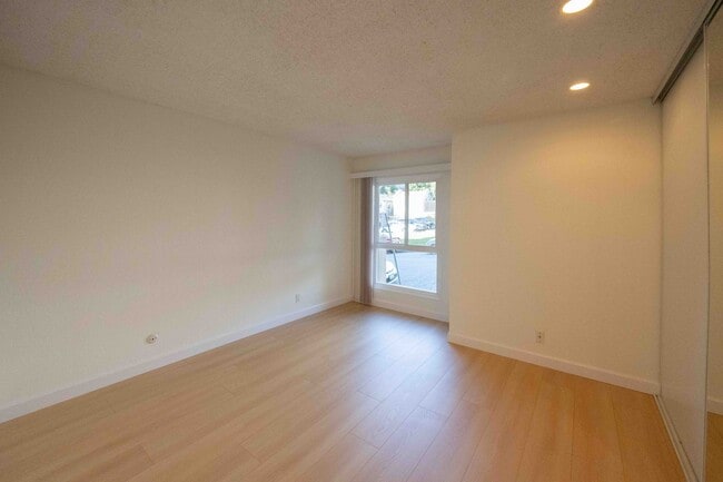 Building Photo - 3845 Harrison St