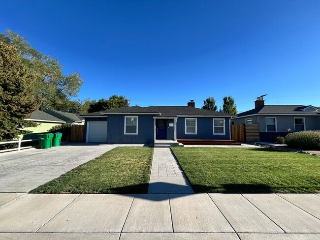 Building Photo - Remodeled Home in Old SW near Reno High