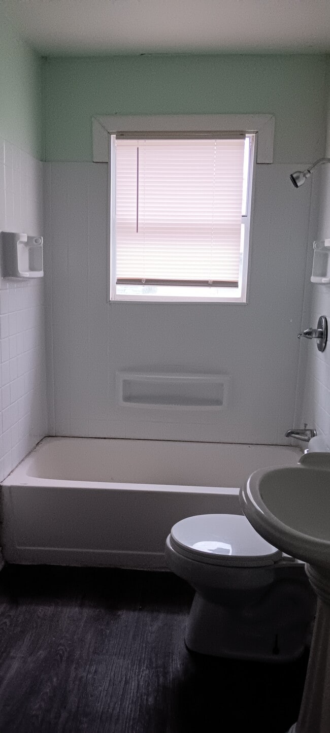 Building Photo - 1210 Sewanee Dr