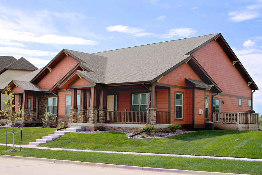 Building - Cascade Falls Townhomes at Prairie Trail