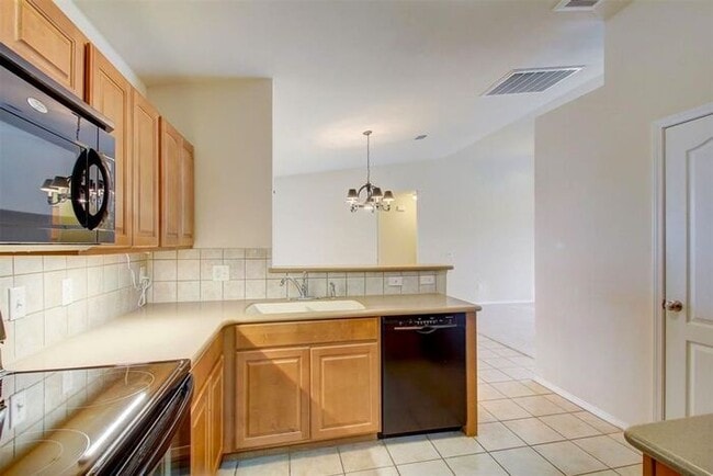 Building Photo - Amazing 3bed 2 Bath 2 Car Garage in Marble Leaf Addn Edmond OK