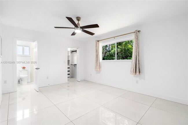 Building Photo - 7800 SW 57th Ct