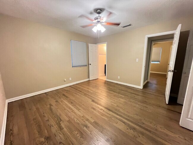 Building Photo - 3219 Fruitwood Ln