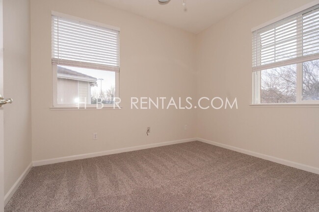 Building Photo - Spacious 4-Bedroom Gem on Glenhaven Drive – Your Perfect Tracy Retreat!